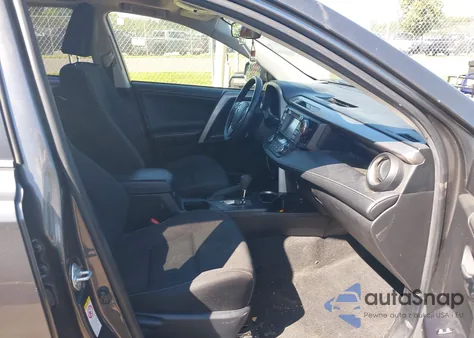 2018 Toyota Rav4 Xle z USA, uszkodzony, nr VIN JTMRFREVXJJ179559